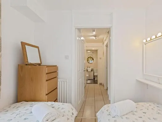 Self Catering Belfast Apartment 0*,